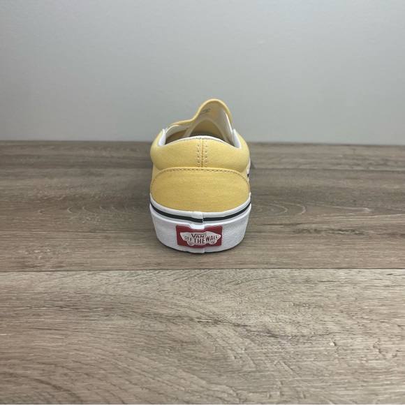 VANS CLASSIC SLIP-ON VN0A4U38WL6 GOLDEN HAZE TRUE WHITE UNISEX MEN WOMEN SHOES - Picture 2 of 5